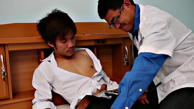 Asian enema twink barebacked by doctor until shooting