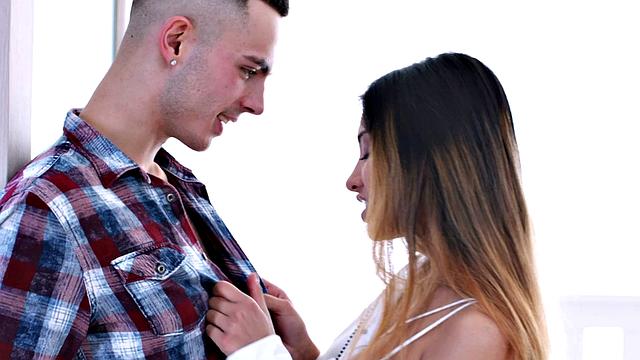 Teen Roxy Gets Pumped Full of Seed