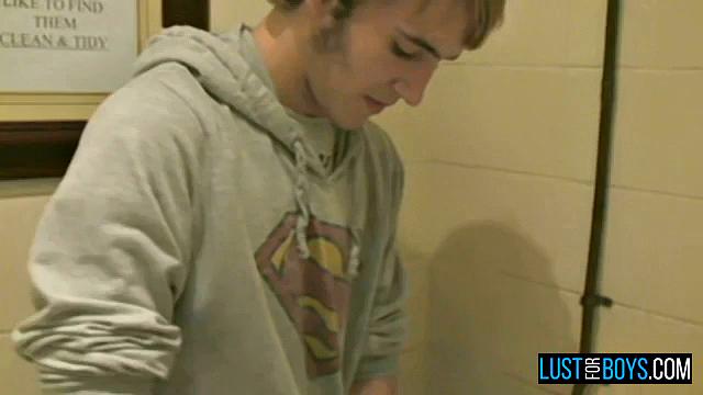 Wanking In The Men's Room - Xander Wilde