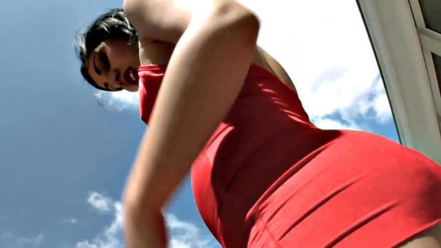 Slutty MILF loves hard fucking on BWC outdoors in pussy