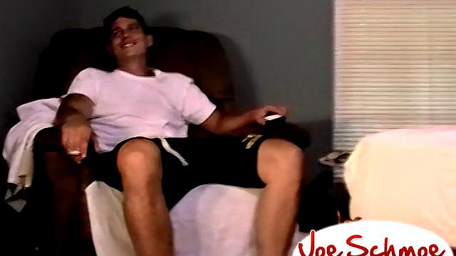 Красотка Холден получает по полной - Холден
