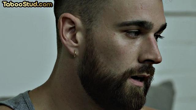 Два горячих парня жёстко трахаются в зад и мощно кончают на лицо, гей порно.