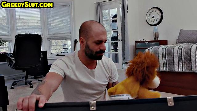 21yo slut cockbouncing on lover