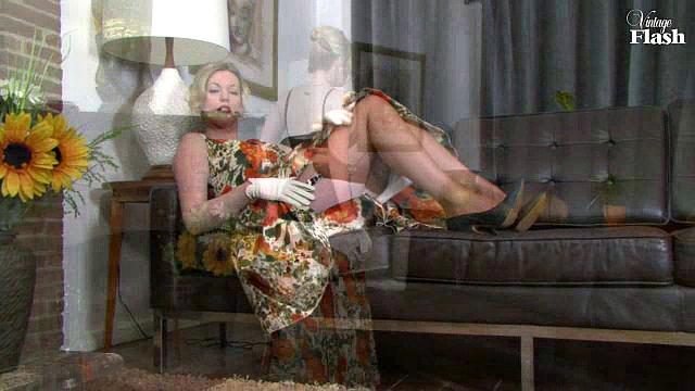 Holly Kiss - saucy fun...