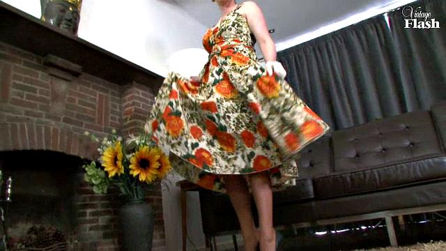 Holly Kiss - saucy fun...