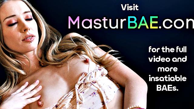 Masturbating lez bae muffdives in passionate MILF action