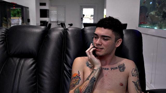 аштин бэйтс связан и жёстко выебан развратным парнем