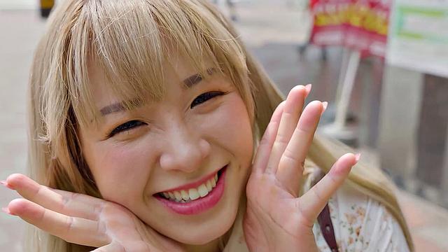 Lina and her boyfriend spend the day at home exploring each other's