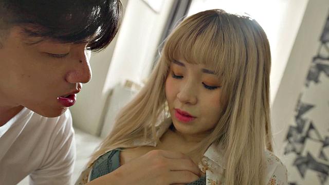 Lina and her boyfriend spend the day at home exploring each other's