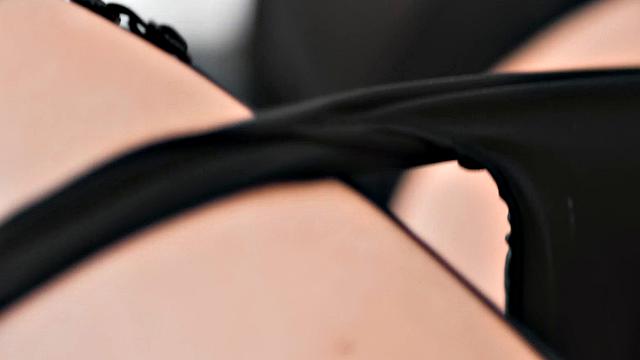 Madison Morgan Spreads Pink Pussy