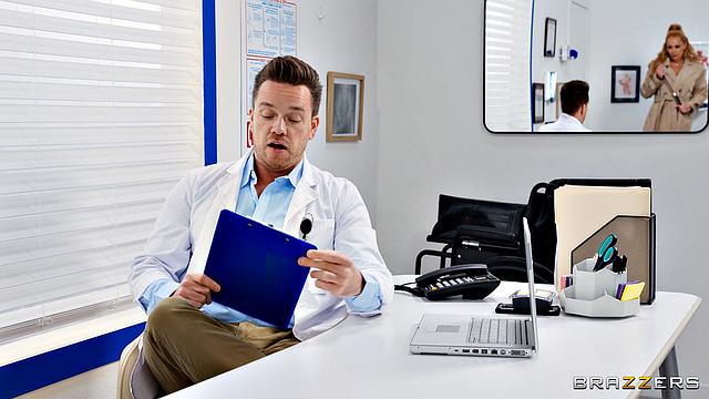 Врач подчиняется строгой Тейлор Vixxen в кабинете