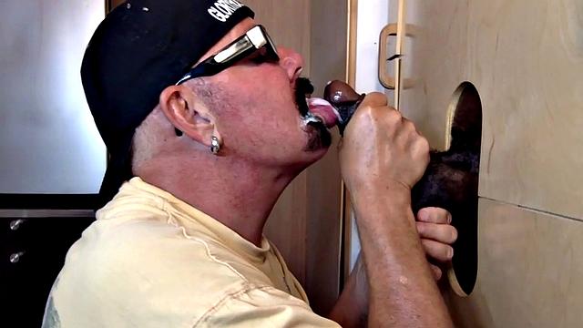 Black Dick Gloryhole Blowjob Off
