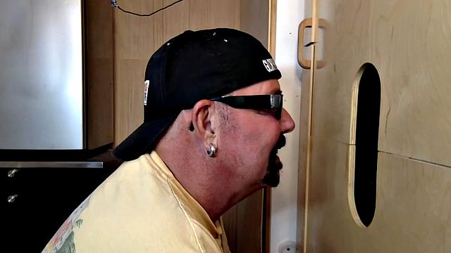 Black Dick Gloryhole Blowjob Off