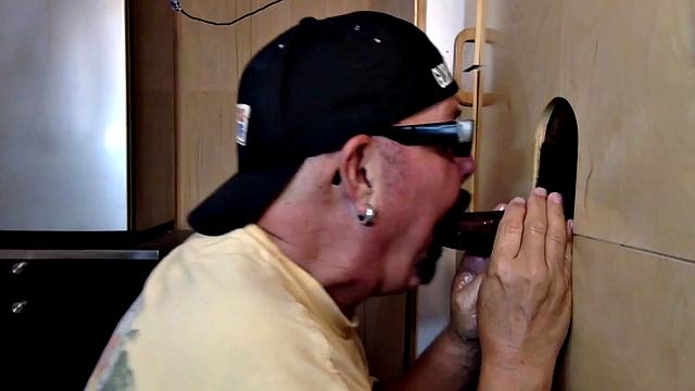Black Dick Gloryhole Blowjob Off