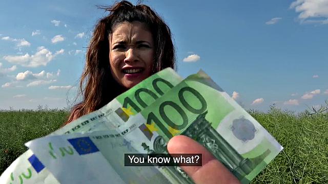 Sexy Spanish fuck in field for cash
