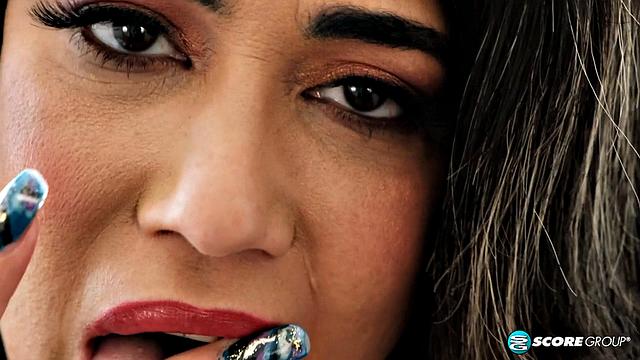 Loraine Del Sol is Hot!