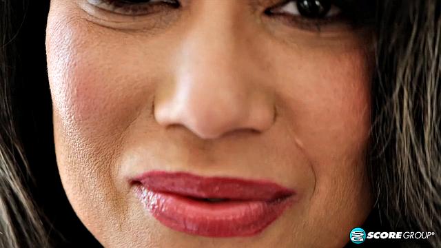 Loraine Del Sol is Hot!