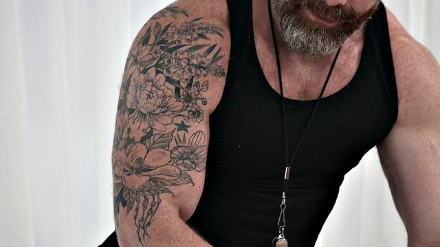 Bottom wild dude fucked in the asshole by gay in doggystyle