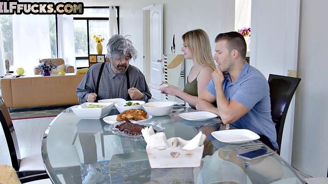 Big-titted inked cougar in stockings gets pussybanged