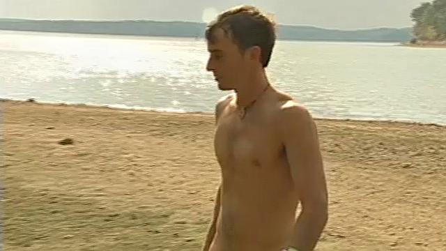 Смотри, как Bo Scott дрочит на природе и кончает для парней!