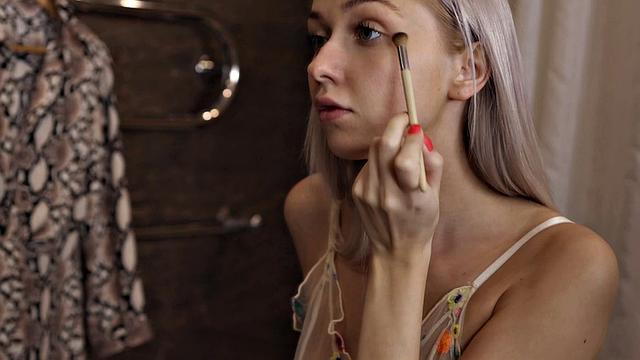 Young Courtesans - Bernie Svintis - Teen enjoys slow sensual fuck