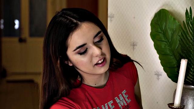 Old plumber spoiling babe with pussylicking skills