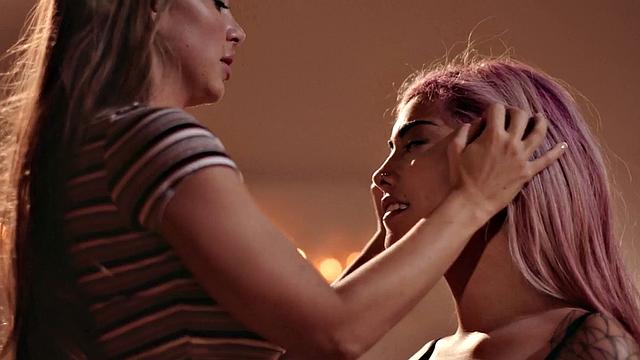 Big-titted perverted dyke eats pink-haired hairy lesbian