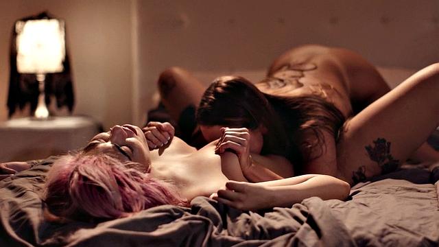 Big-titted perverted dyke eats pink-haired hairy lesbian