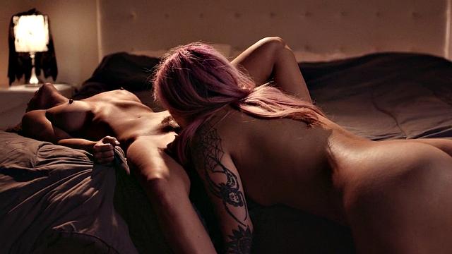 Big-titted perverted dyke eats pink-haired hairy lesbian