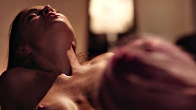 Big-titted perverted dyke eats pink-haired hairy lesbian