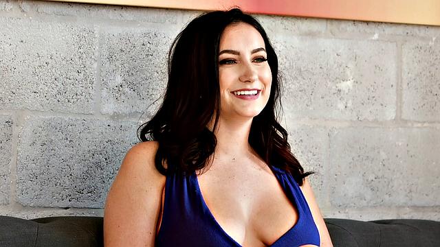 Brunette babe in reverse cowgirl gets her pussy licked & fucked in store