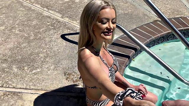 Linzee Gives Good Service