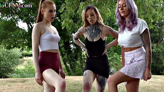 британские девчонки устроили групповое минет-шоу на свежем воздухе