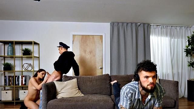 Bisexual threesome pussylicked 21yo babe gets cunt pounded