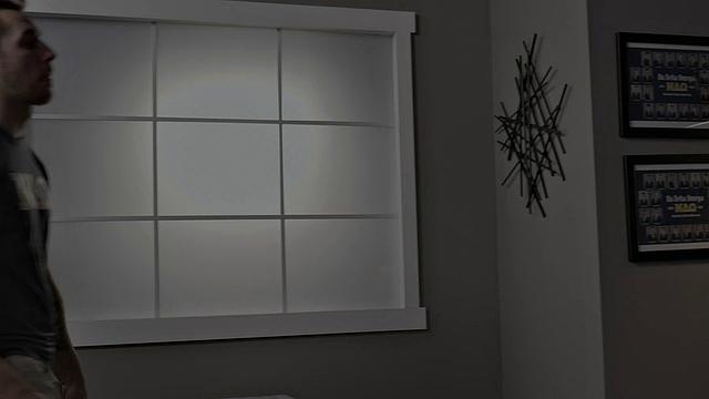 здоровяк-братан посвящает новенького - жёстко и с юмором