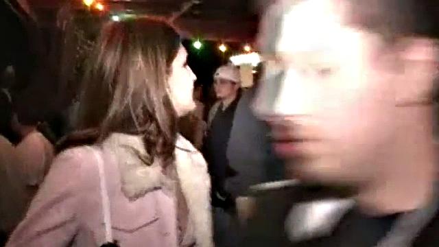 студентка дрочит пальцами на вписке