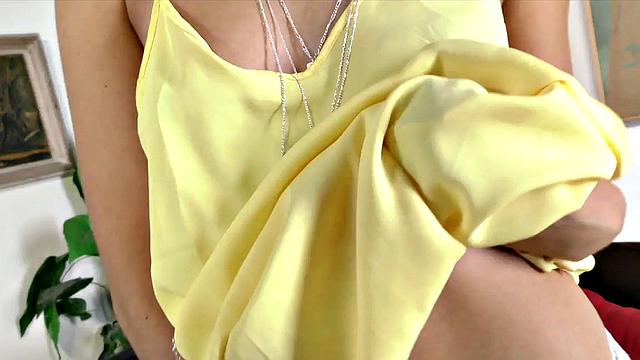 Amateur babe sucks and strokes lover after teasing