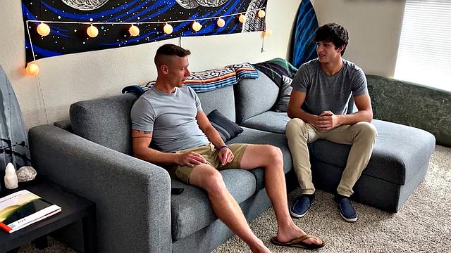 Athletic bottom barebacked by muscled mate until cumming