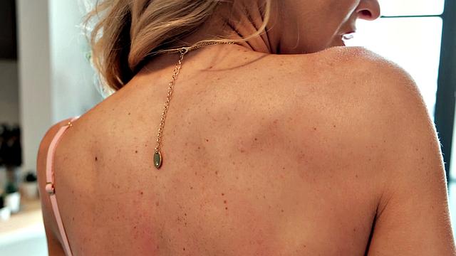 Meet fine divorcee Gigi Dior