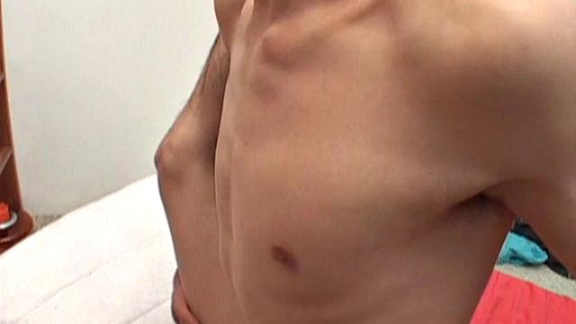 Два латинских мачо жарко трахаются и кончают друг в друга крупными членами.