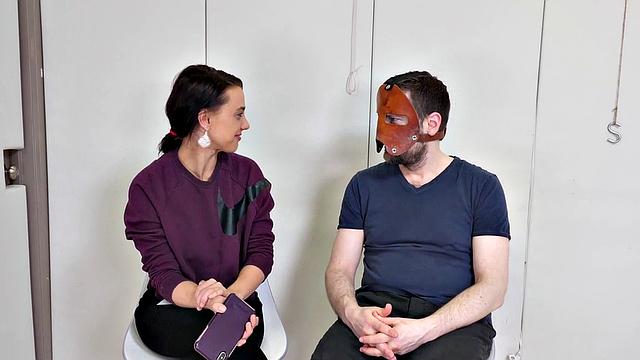 анальная рабыня получает по полной и глотает сперму