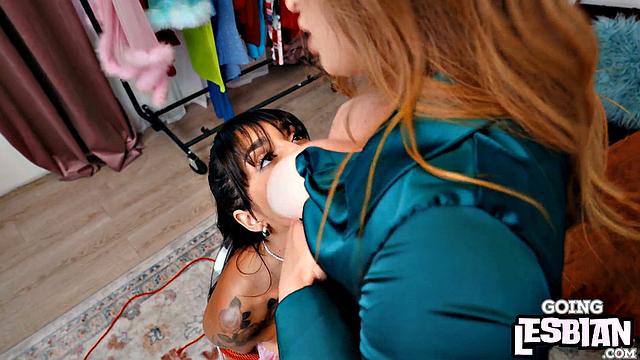 Tiny ink lesbian busty babe