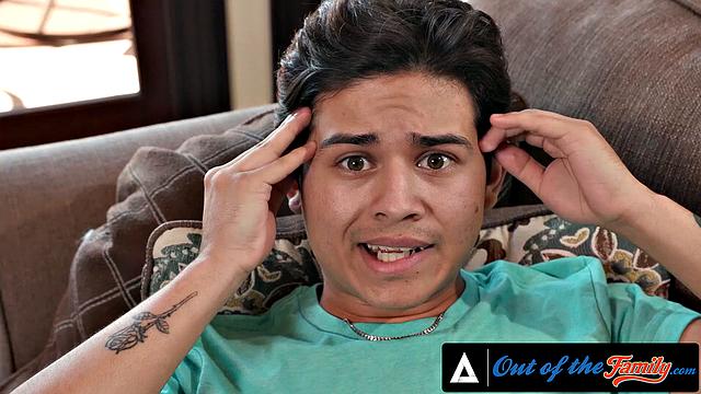 Зрелая Taylor Wild страстно соблазняет пасынка и получает мощный секс от молодого жиголо.