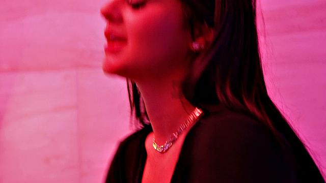 Tattooed brunette Ryan Reid fucks for the first time in hotel room