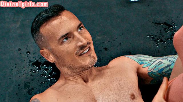 Trans goddess gets her ass stretched by BF