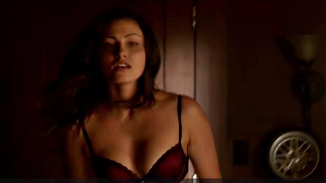 Phoebe Tonkin topless moments