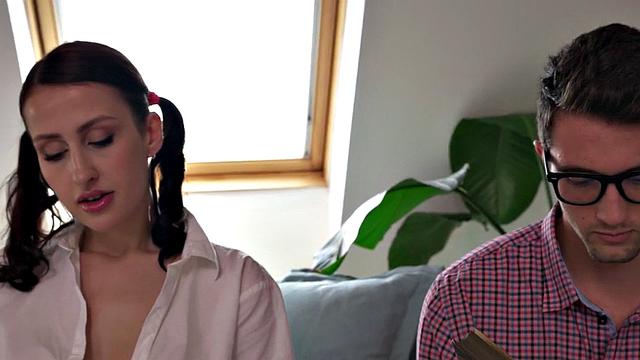 21yo college babe banged by classmate after pussylicking