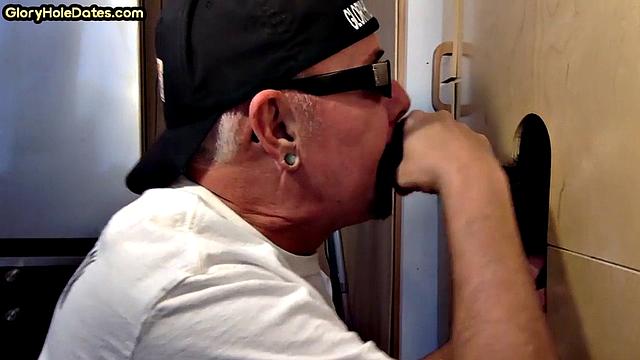 Gloryhole BJ: DILF sucks black cock at home