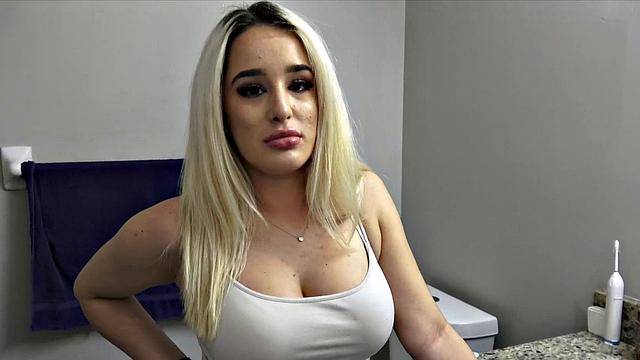 смотри, как сводный брат дает сестре то, чего она жаждет