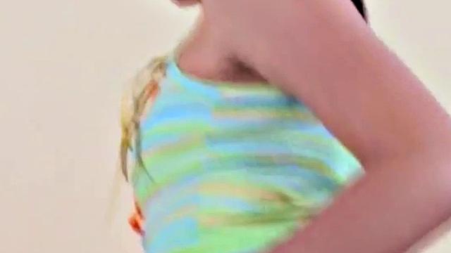 Tiny teen Paulina solo rubbing